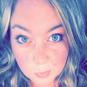 Meet your Posher, Lyndi